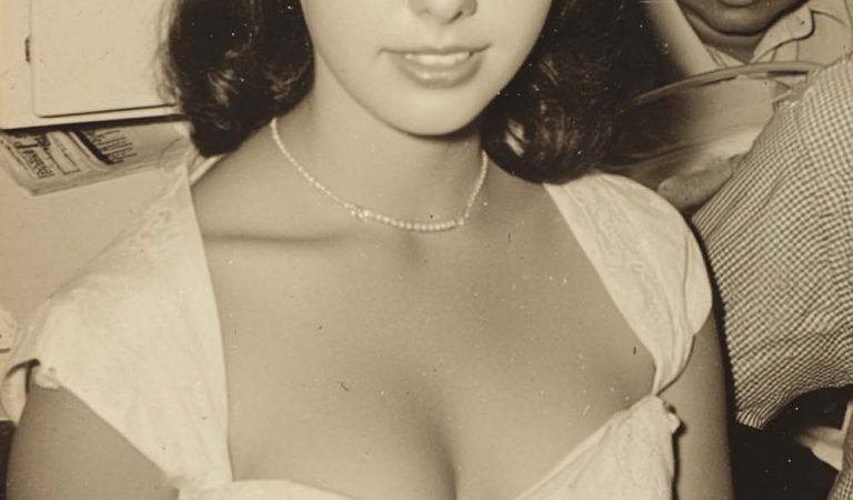 How to Dress Like It’s 1959 (Without Looking Like a Costume Party)