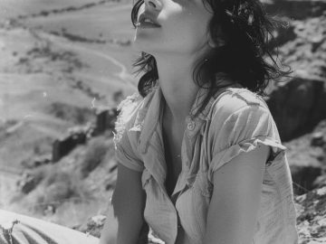 Woman outdoors on a sunny day.